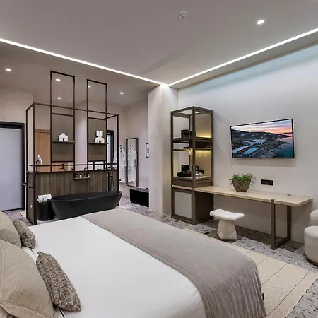 Aeonic And Hotel 5*