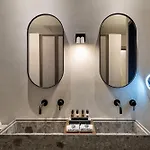 Hotel Aeonic And